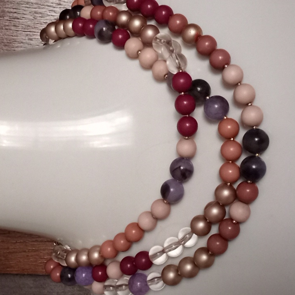 3 strand beaded neckace